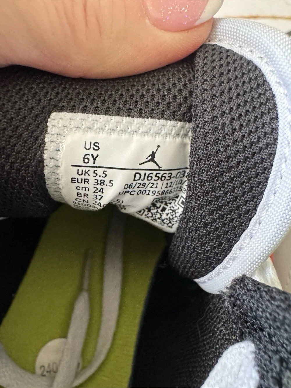 RARE Air Jordan 1’s Mids, Melting, Size 6Y